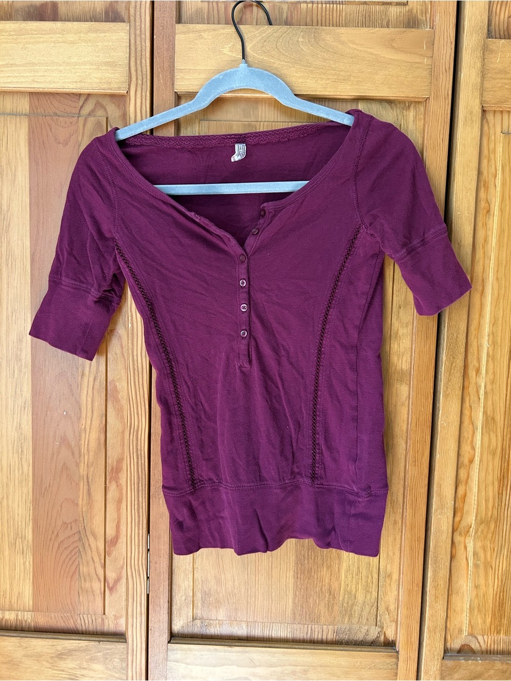 Women's 2000s Button Henley Top in Plum - Picture 1 of 3